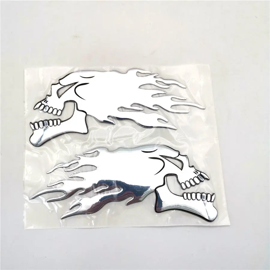 6x14cm Pair Skull Head Flame Style Motorcycle Fuel Gas Tank Fairing Badge Decal
