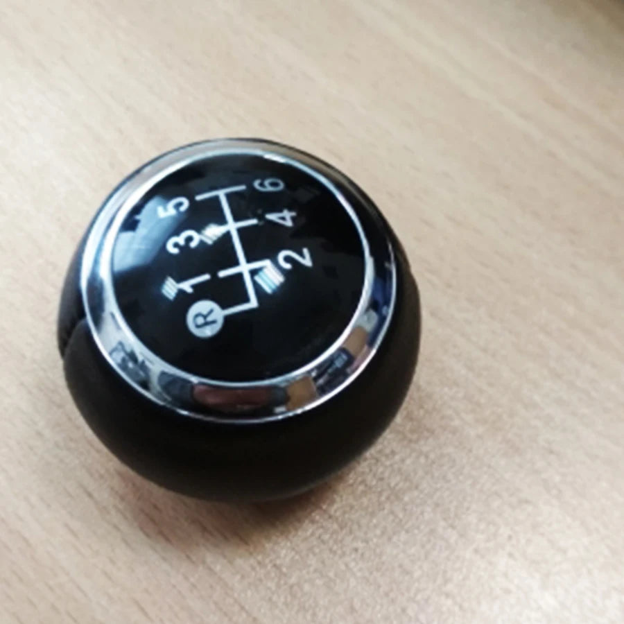 6 speed Black Gear Shift Knob for TOYOTA AVENSIS YARIS RAV4 D4D URBAN AURIS Corolla 1.8MT