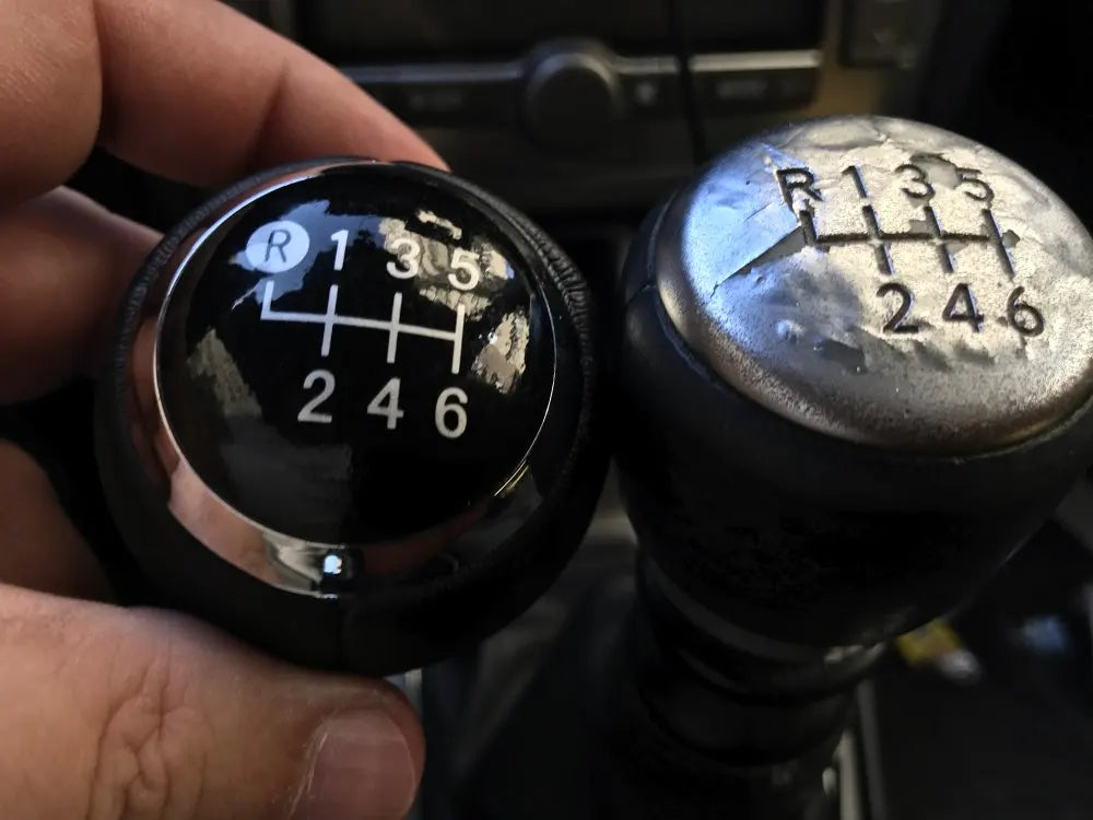 6 speed Black Gear Shift Knob for TOYOTA AVENSIS YARIS RAV4 D4D URBAN AURIS Corolla 1.8MT